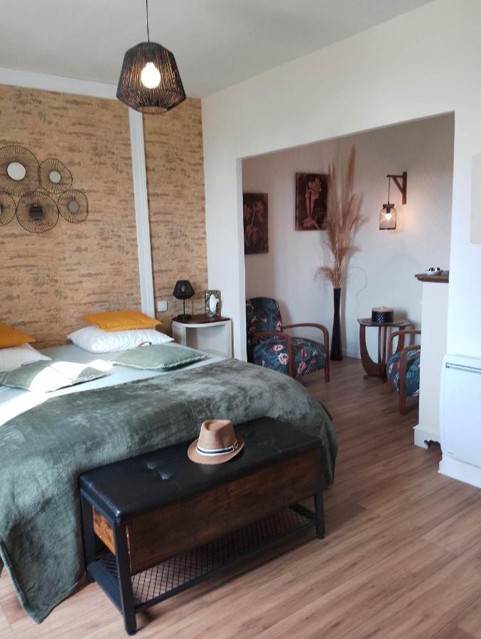 La Menardiere Serenitatis Chambre D'Hotes Petit Dejeuner Compris Corseul Exterior photo