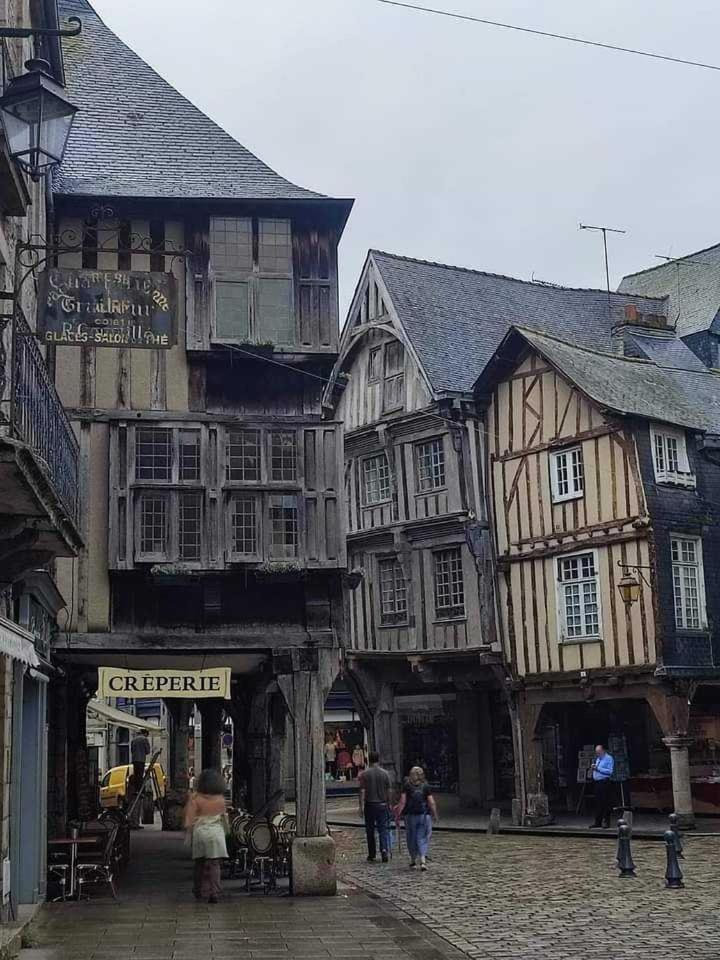 La Menardiere Serenitatis Chambre D'Hotes Petit Dejeuner Compris Corseul Exterior photo